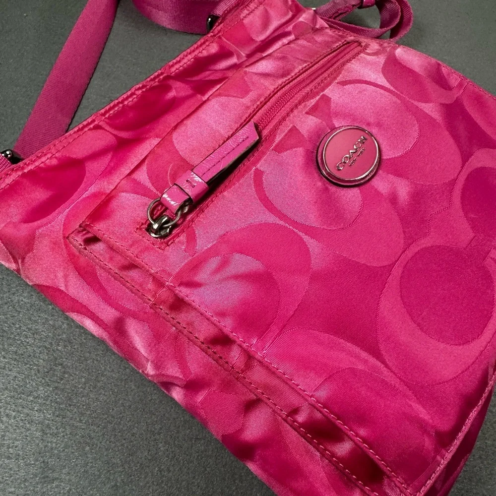 COACH Signature Getaway Nylon File Crossbody Bag Size OS Model F77408 Hot Pink